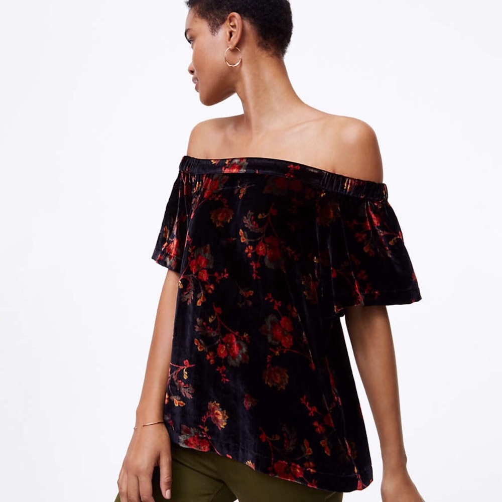 🌿 NWT LOFT velvet off the shoulder floral shirt